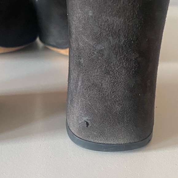 Authentic Vintage Dolce & Gabbana Black Suede Logo Studded Black Heel Pumps - Picture 6 of 11